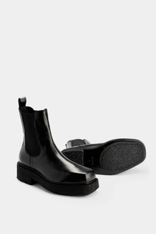 Ortega II Black Leather