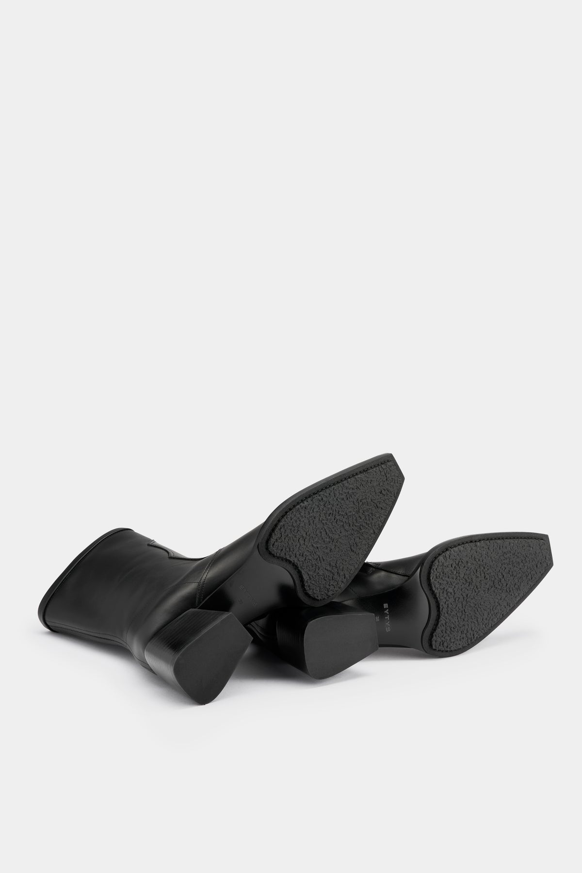 Rari Black Leather