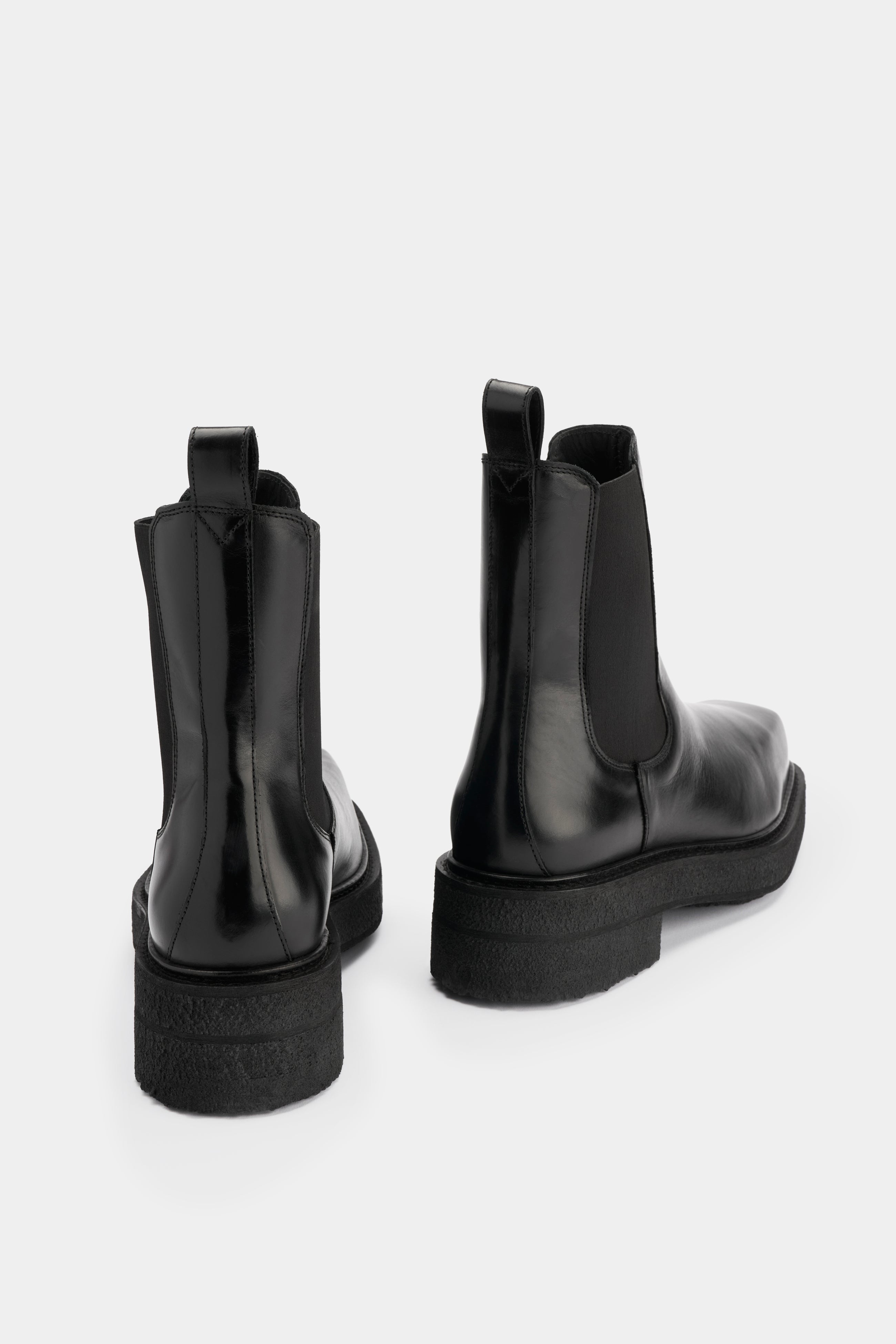 Ortega II Black Leather