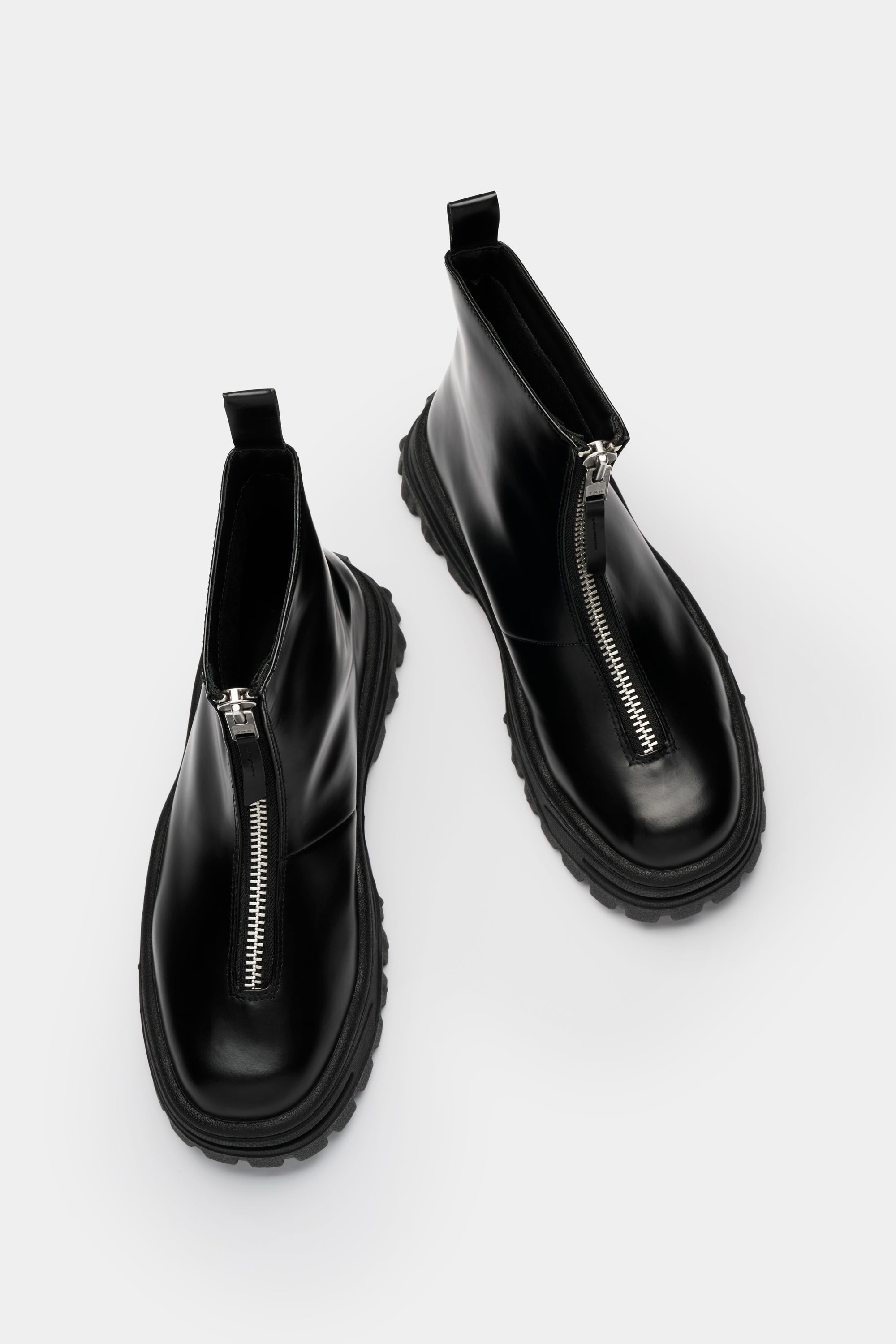 Raven II Black Leather