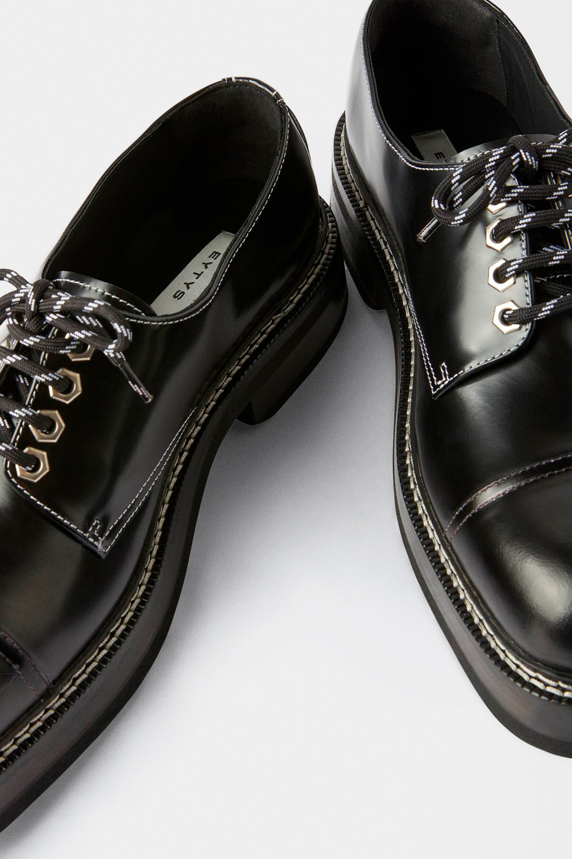 Savoy CT Black Leather