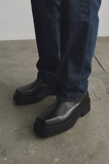 Ortega II Black Leather