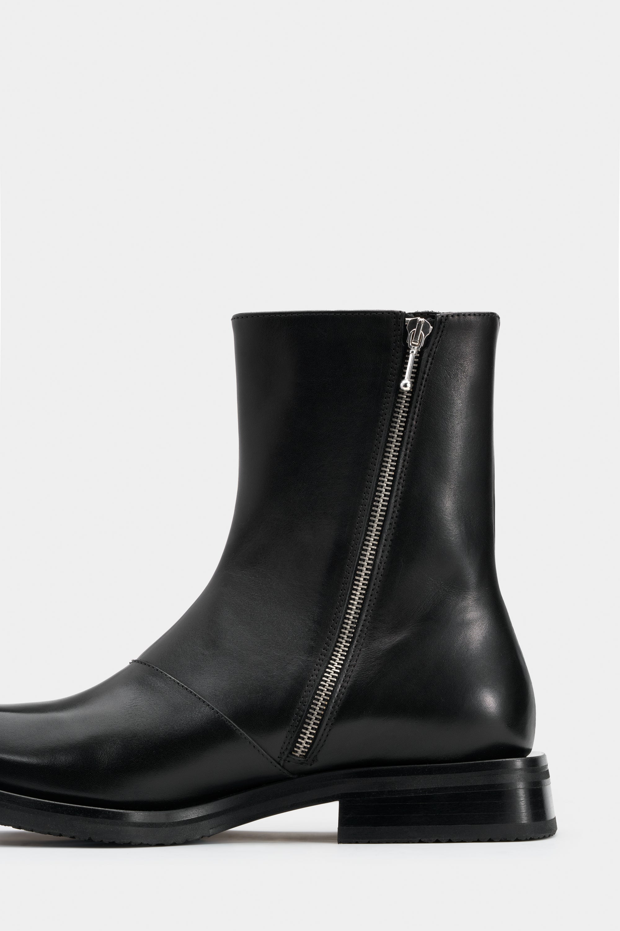 Piston Black Leather