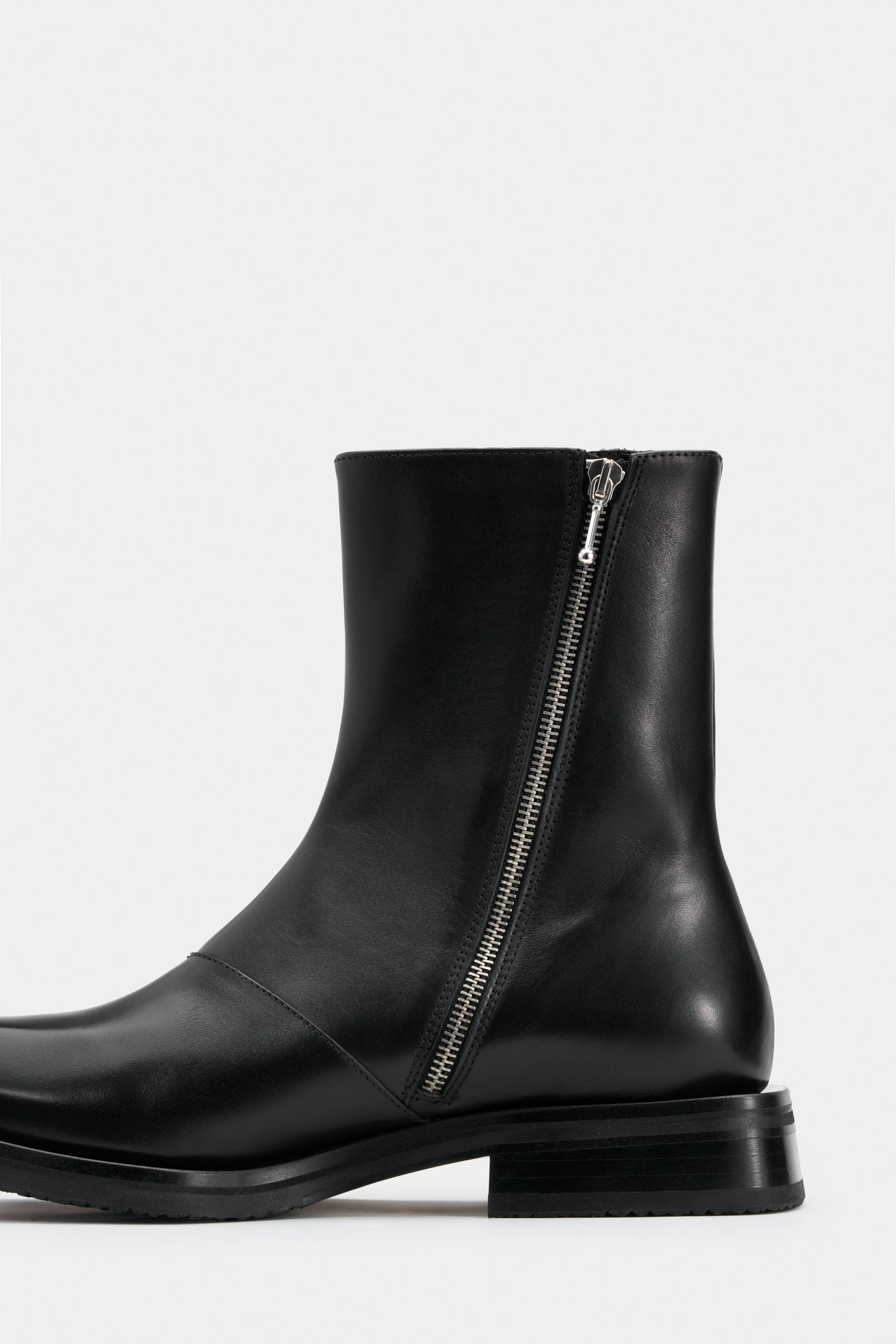 Piston Black Leather