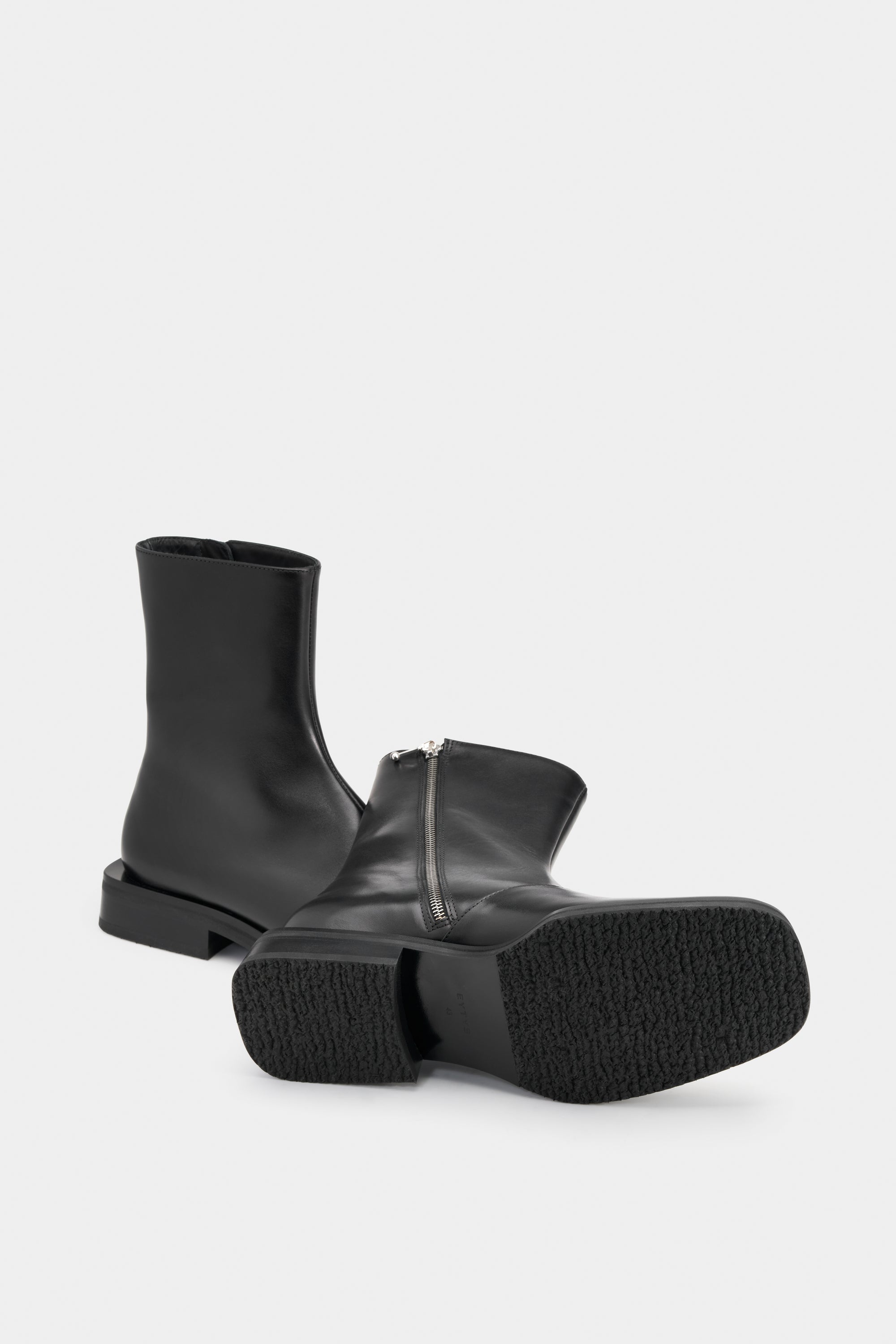 Piston Black Leather