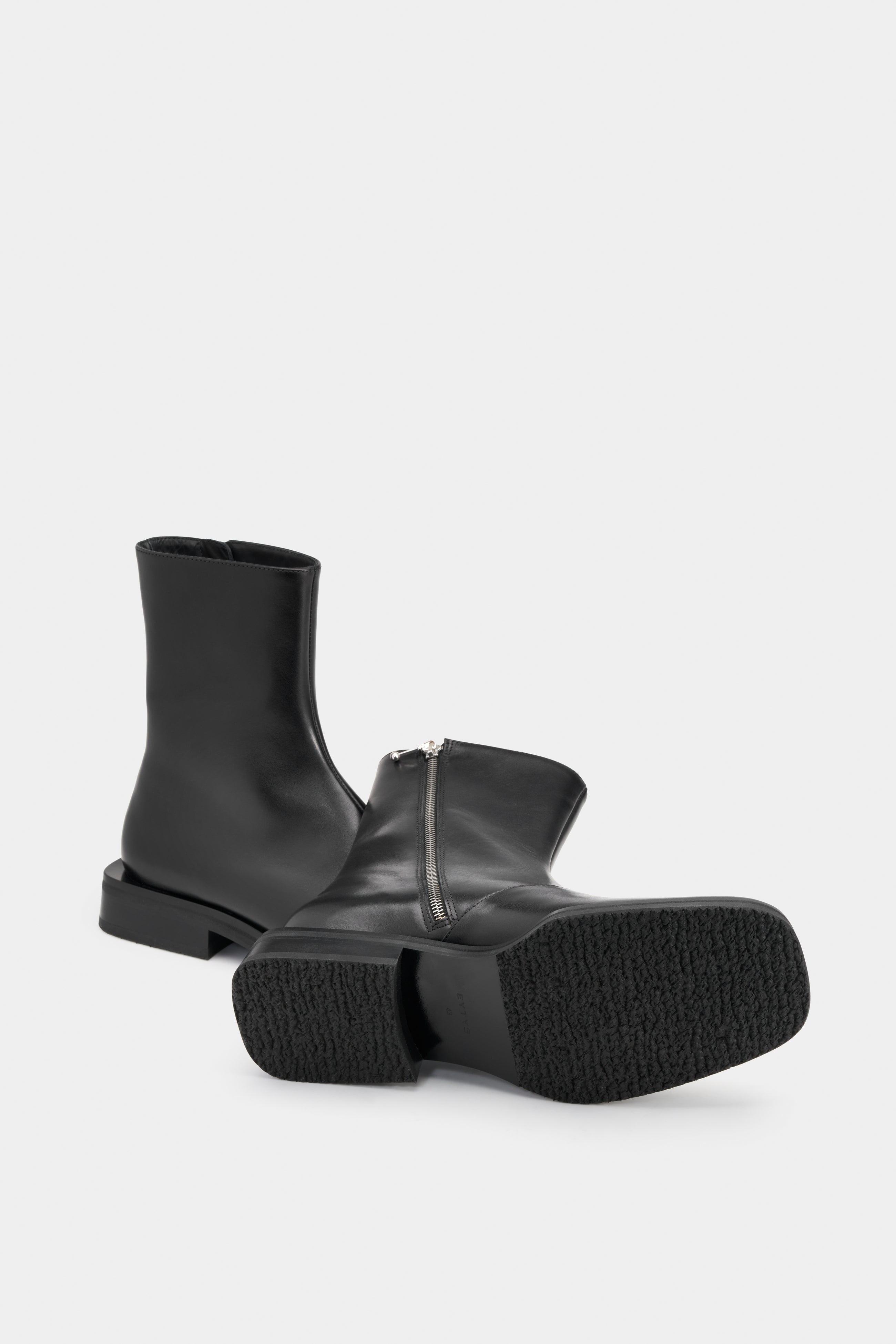 Piston Black Leather