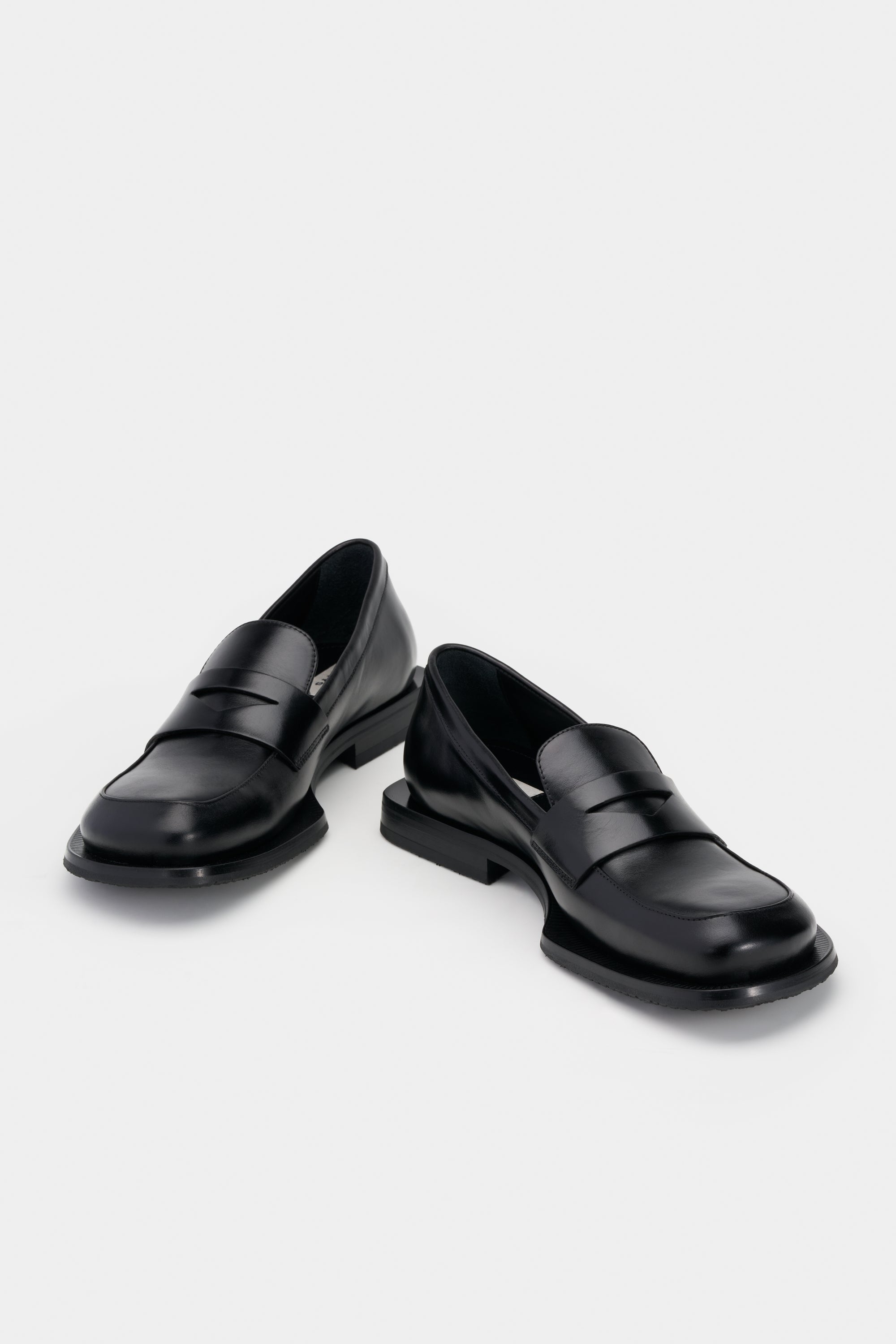 Savant Black Leather