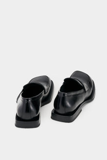 Savant Black Leather