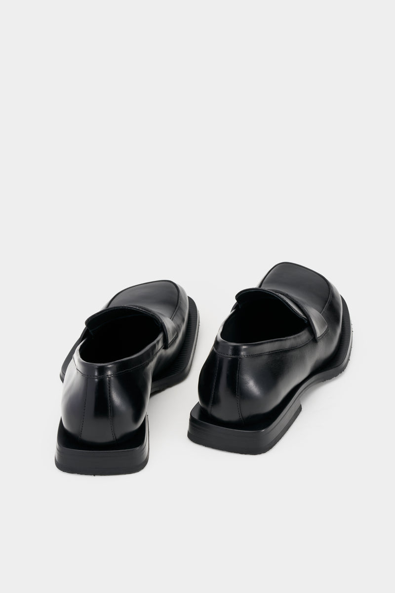 Savant Black Leather
