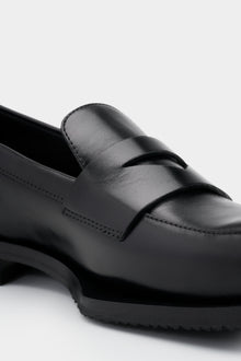 Savant Black Leather