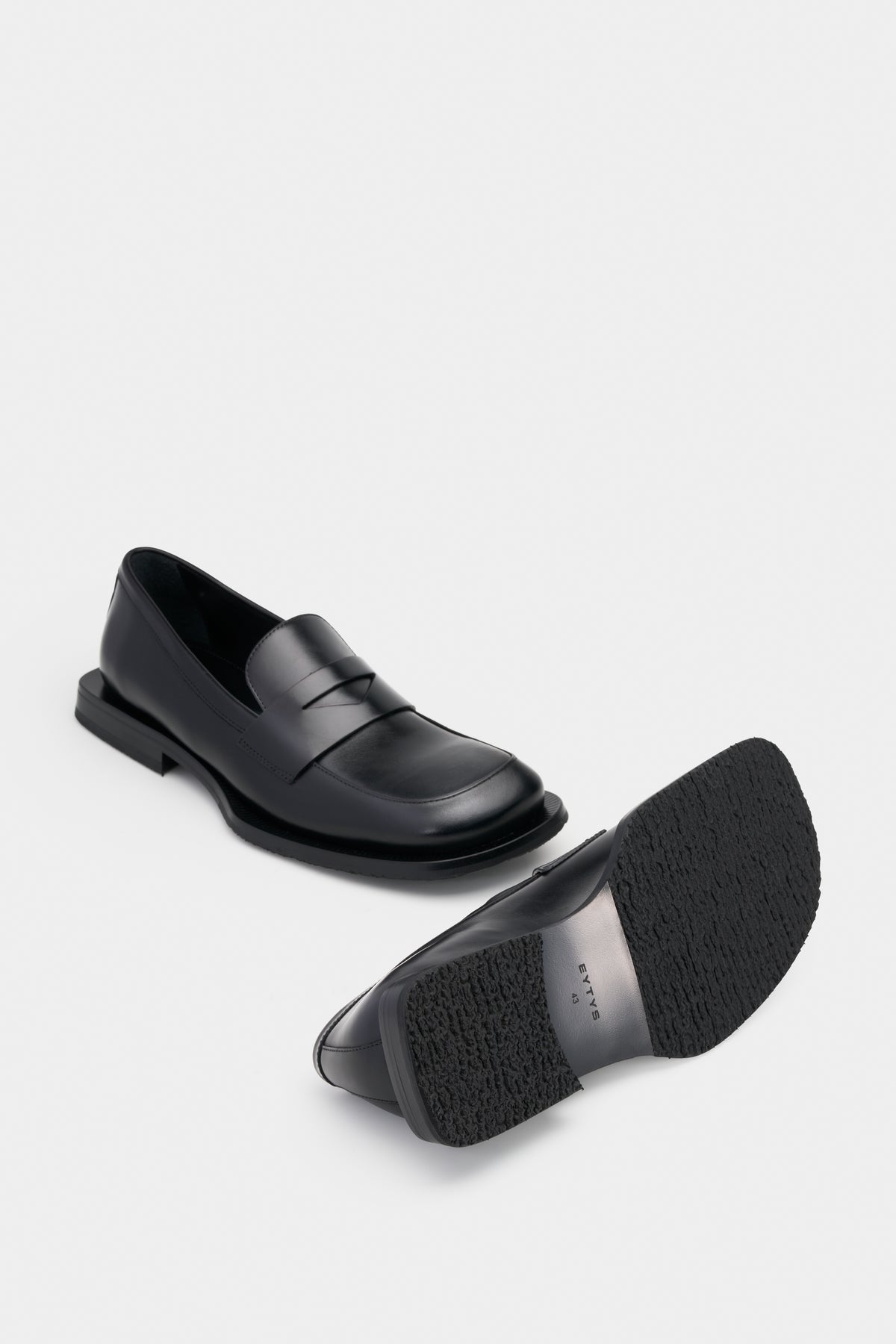 Savant Black Leather